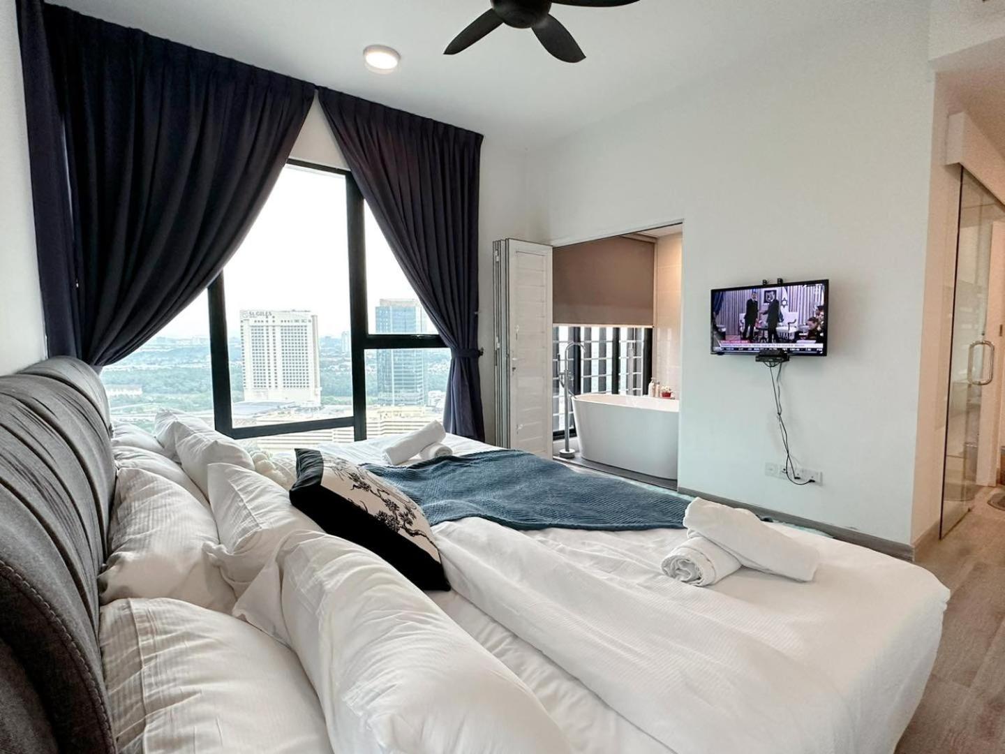 Apartment Mosaic South 5 Min To Midvalley By Jc *